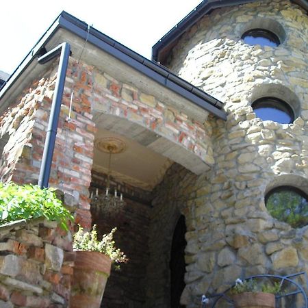 Hotel Podzamcze Tarnów Dış mekan fotoğraf