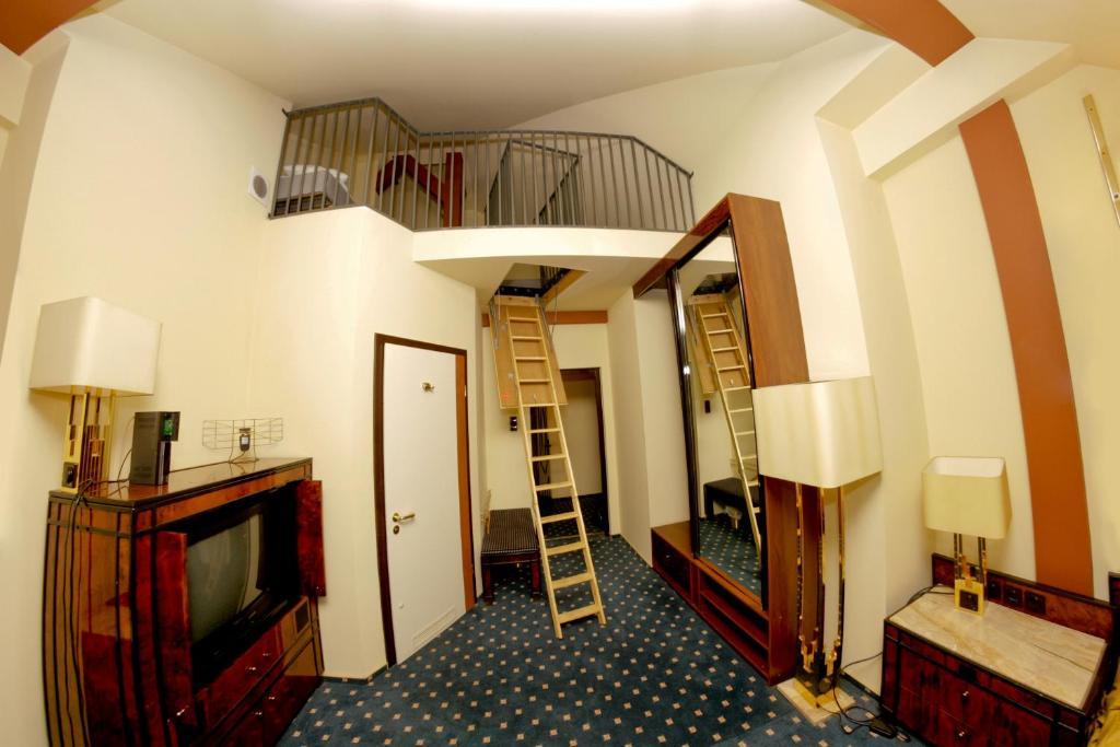Hotel Podzamcze Tarnów Dış mekan fotoğraf
