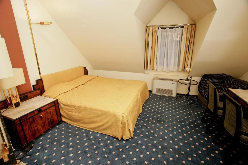 Hotel Podzamcze Tarnów Dış mekan fotoğraf
