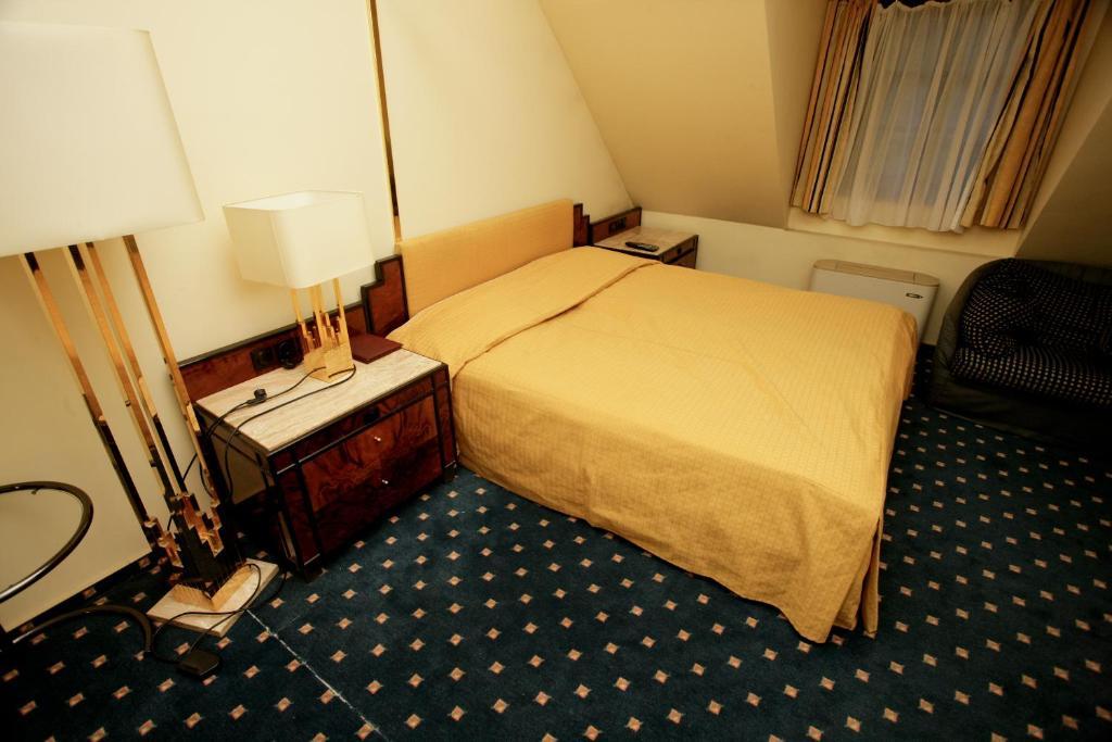 Hotel Podzamcze Tarnów Dış mekan fotoğraf