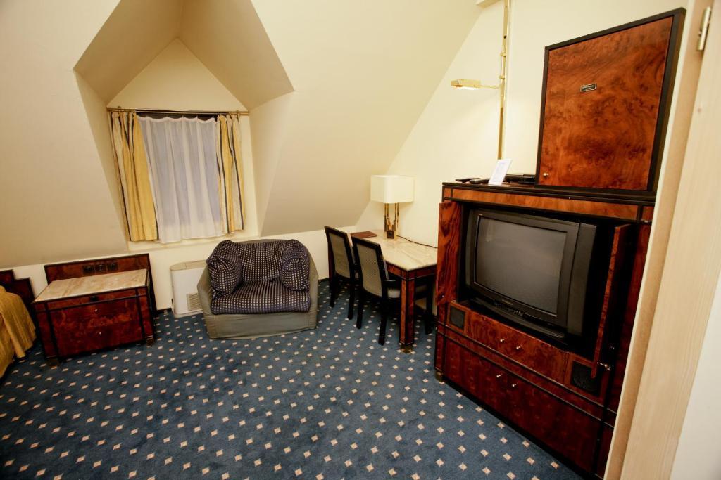Hotel Podzamcze Tarnów Dış mekan fotoğraf