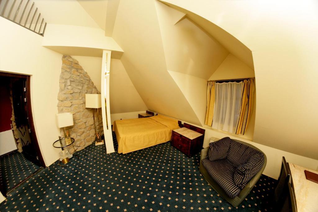 Hotel Podzamcze Tarnów Dış mekan fotoğraf