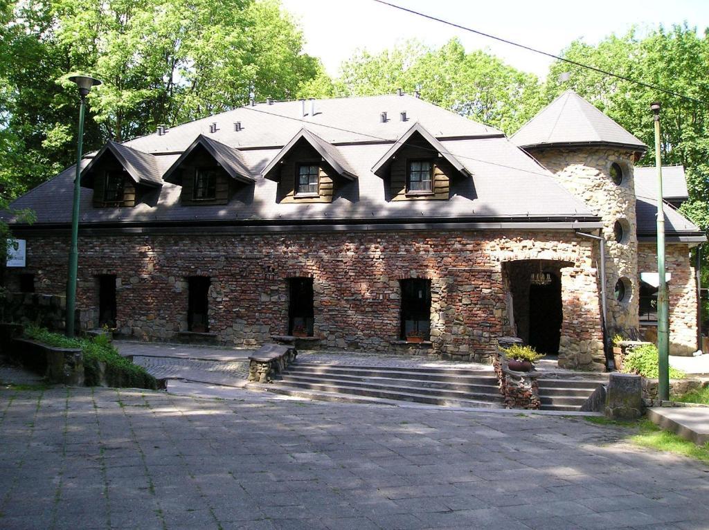 Hotel Podzamcze Tarnów Dış mekan fotoğraf