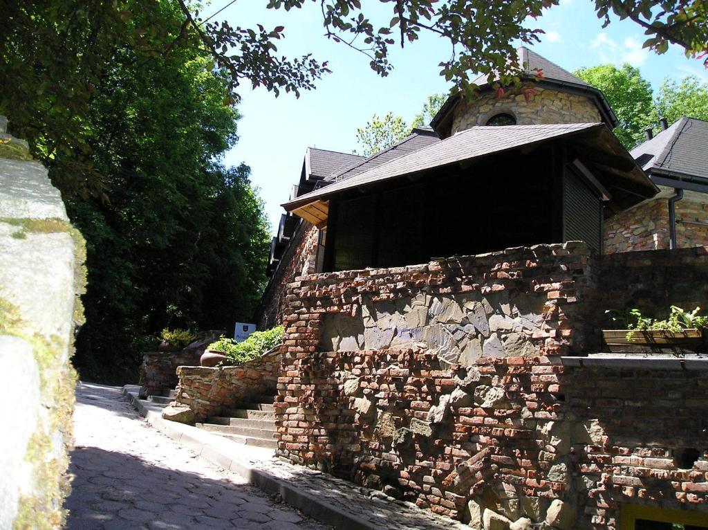 Hotel Podzamcze Tarnów Dış mekan fotoğraf
