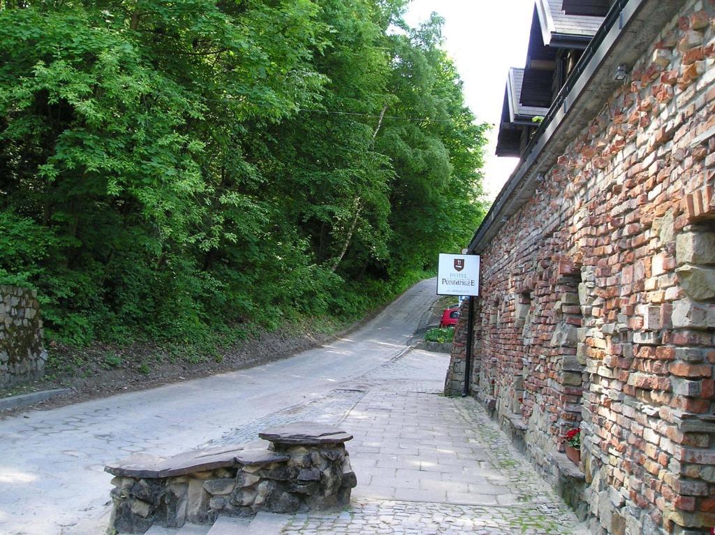 Hotel Podzamcze Tarnów Dış mekan fotoğraf