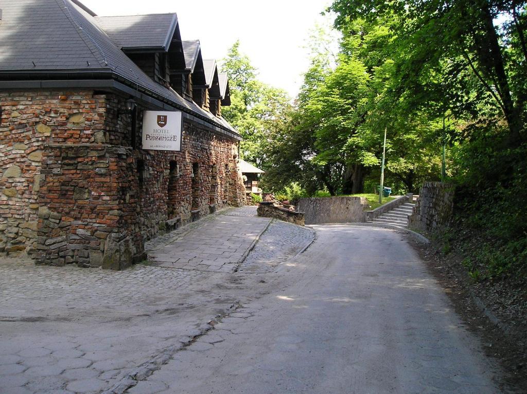 Hotel Podzamcze Tarnów Dış mekan fotoğraf