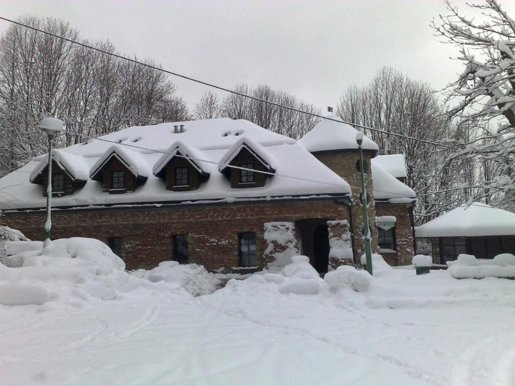 Hotel Podzamcze Tarnów Dış mekan fotoğraf
