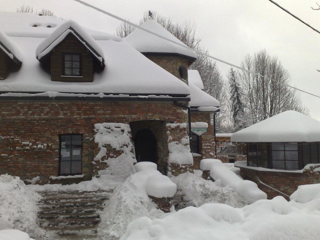 Hotel Podzamcze Tarnów Dış mekan fotoğraf