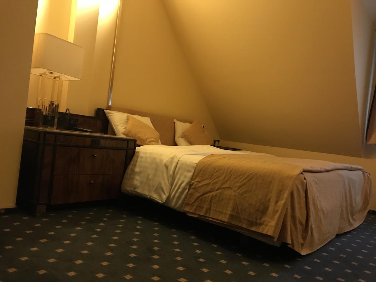 Hotel Podzamcze Tarnów Dış mekan fotoğraf