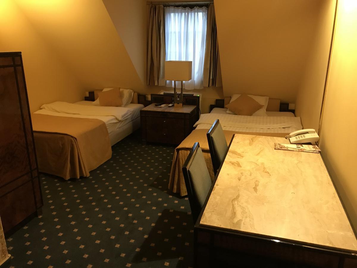 Hotel Podzamcze Tarnów Dış mekan fotoğraf
