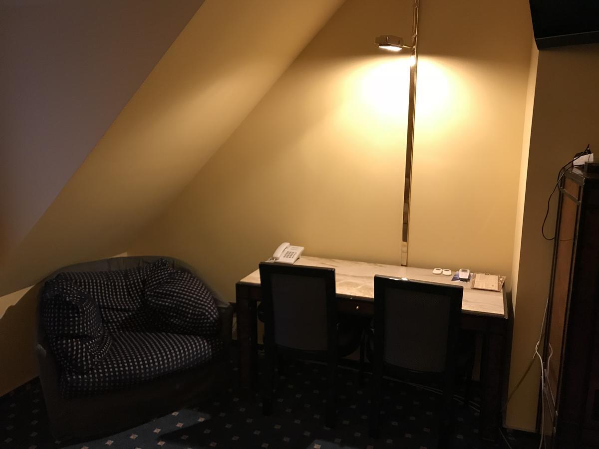 Hotel Podzamcze Tarnów Dış mekan fotoğraf