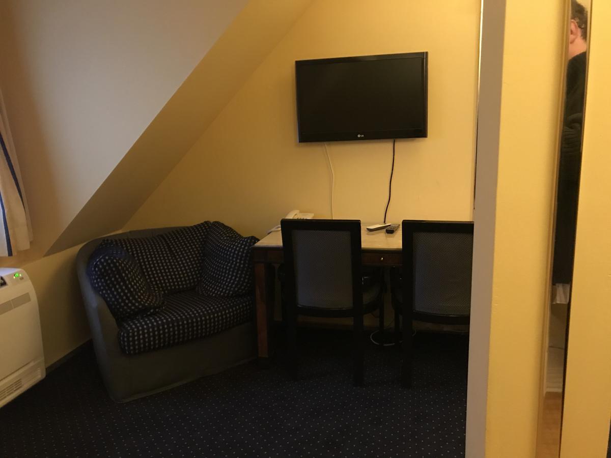 Hotel Podzamcze Tarnów Dış mekan fotoğraf