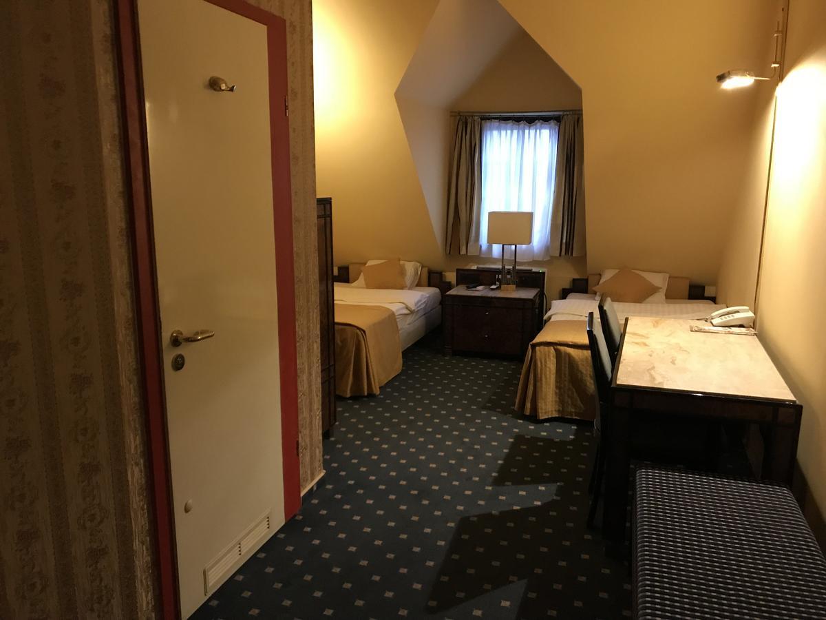 Hotel Podzamcze Tarnów Dış mekan fotoğraf