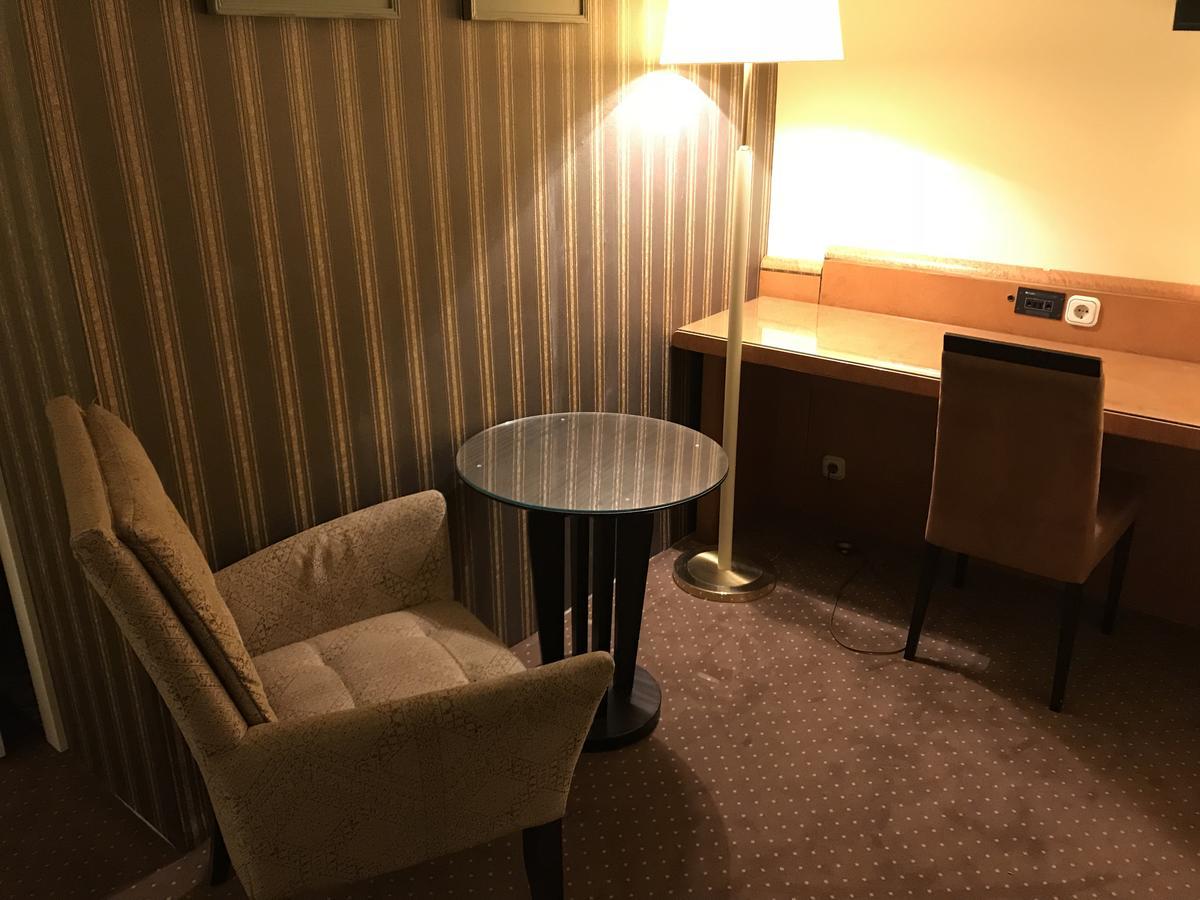 Hotel Podzamcze Tarnów Dış mekan fotoğraf