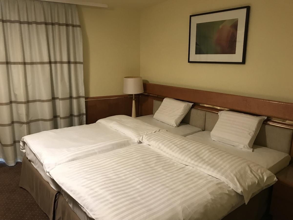 Hotel Podzamcze Tarnów Dış mekan fotoğraf