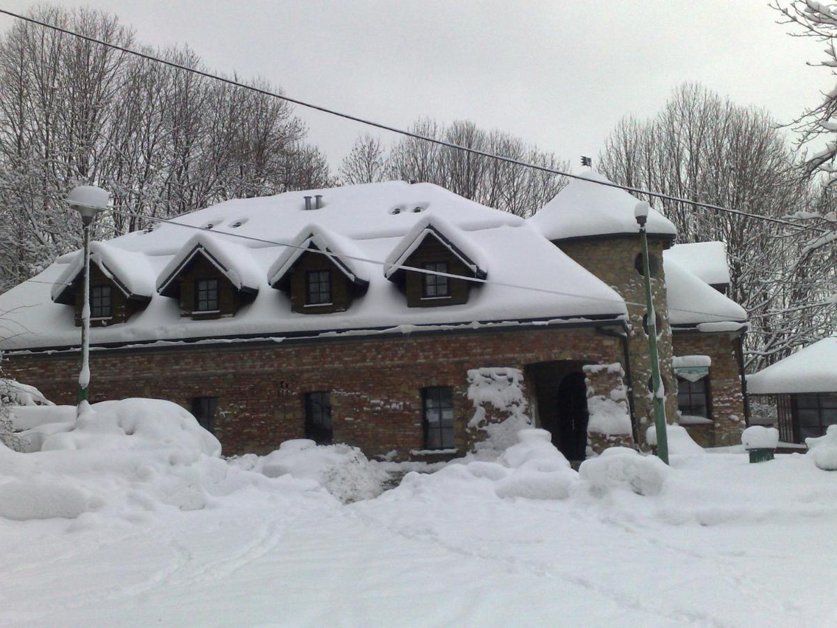 Hotel Podzamcze Tarnów Dış mekan fotoğraf